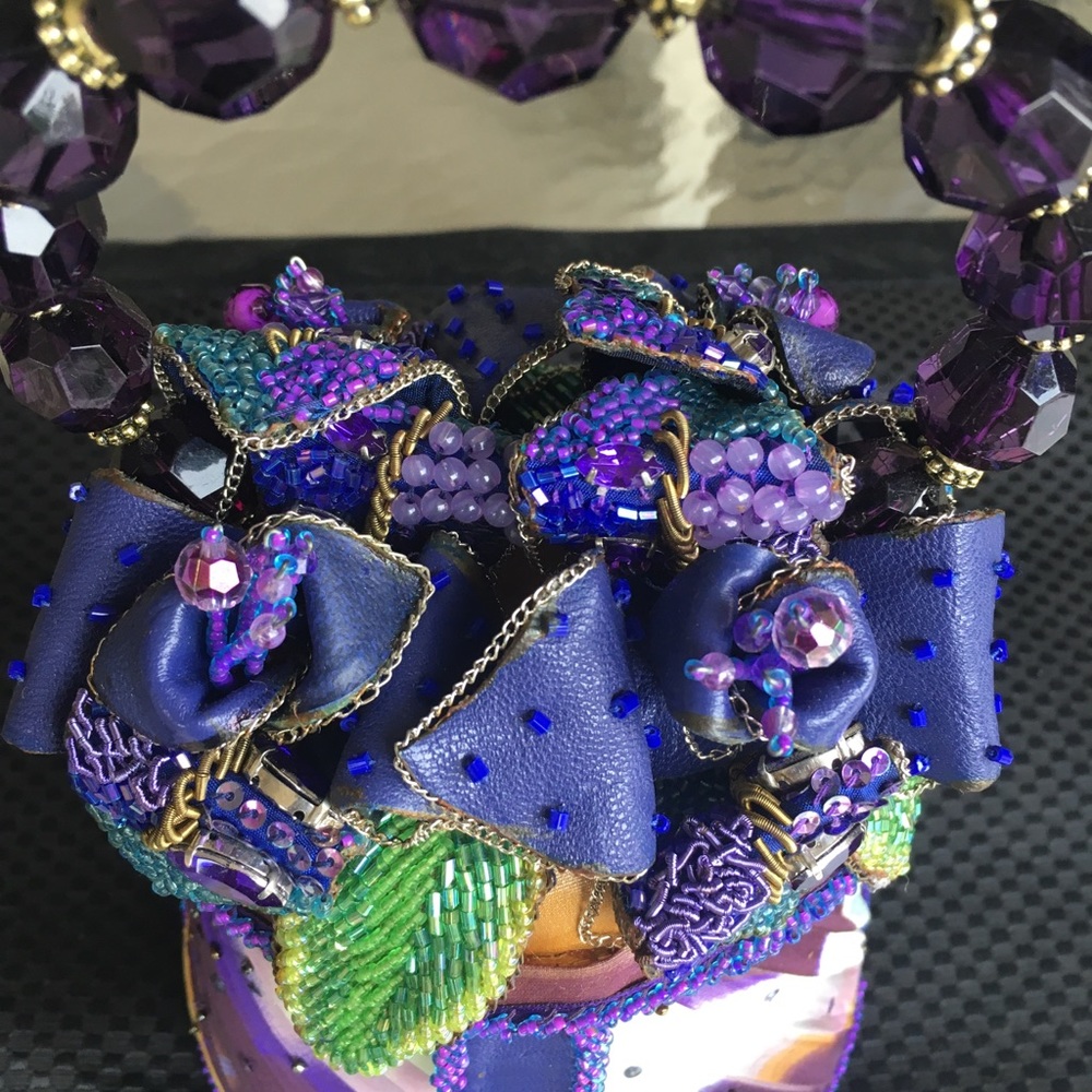 Adorable Mary Frances handbag
